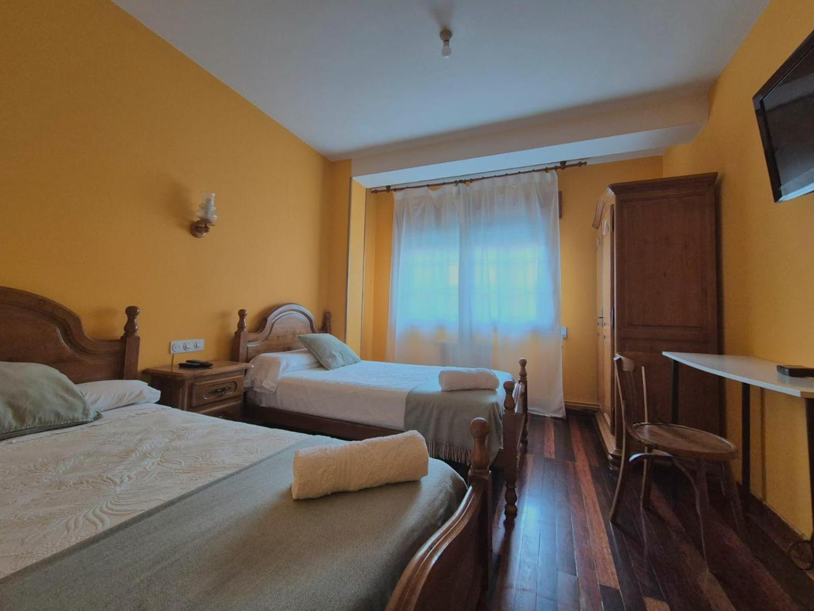 Hostal Galicia Monforte De Lemos Exterior foto